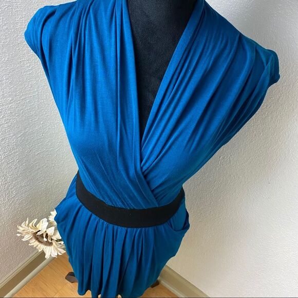 Beautifully Draped Long Turquoise Top - Picture 1 of 8